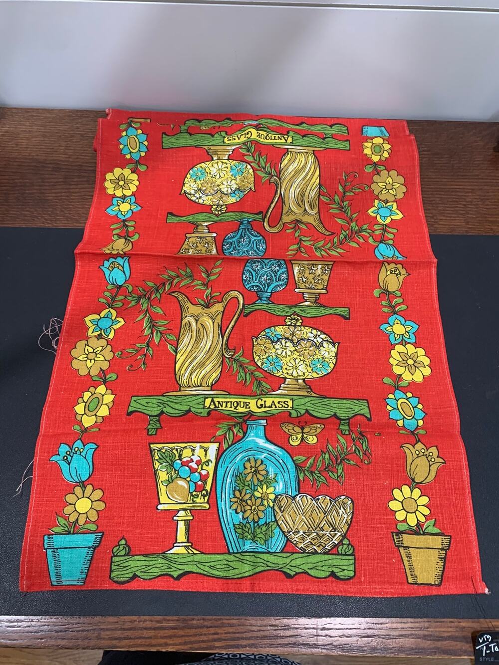 Vintage 50s 60s  Kitchen Tea Towel with Antique Glass Designs NEW Unused
